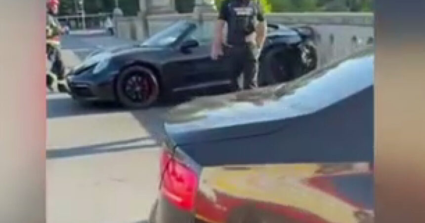 video accidentul de pe podul din timisoara produs intentionat in urma unei rafuieli intre clanuri unul dintre soferi a fost retinut 6898be523e6c8