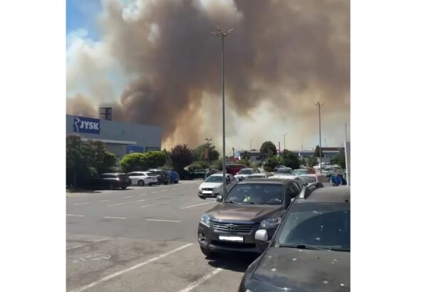 video alerta in medgidia arde vegetatia uscata langa scoala nr 2 68a1b7aa2aa8b