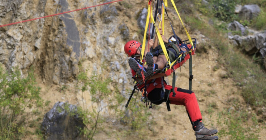 video avertisment de la salvamont creste numarul apelurilor de la turisti cu simptome de infarct recomandari pentru drumetiile pe canicula 68a1aefa123c3