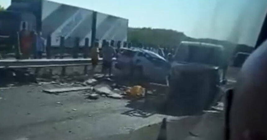 Carambol cu șapte mașini pe Autostrada Soarelui: două persoane rănite. Traficul spre Constanța este blocat. 1 video carambol cu sapte masini pe autostrada soarelui doua persoane ranite traficul spre constanta este blocat 68999f553813e