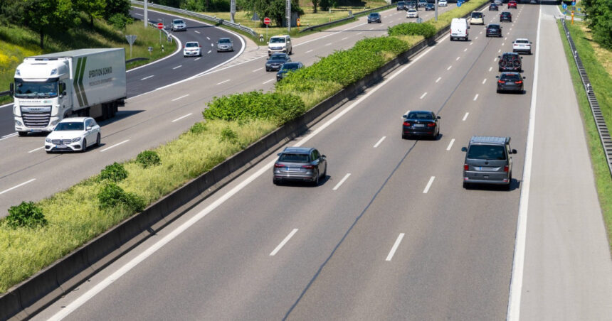 Câți kilometri noi de autostradă vor fi gata până la sfârșitul anului. Anunțul autorităților din domeniul transporturilor 1 video cati kilometri noi de autostrada vor fi gata pana la sfarsitul anului anuntul autoritatilor din domeniul transporturilor 6890ff4973d2b