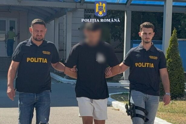 video el este individul care a sechestrat doua tinere intr un apartament din constanta politistii au spart usa 68adad964ce2c
