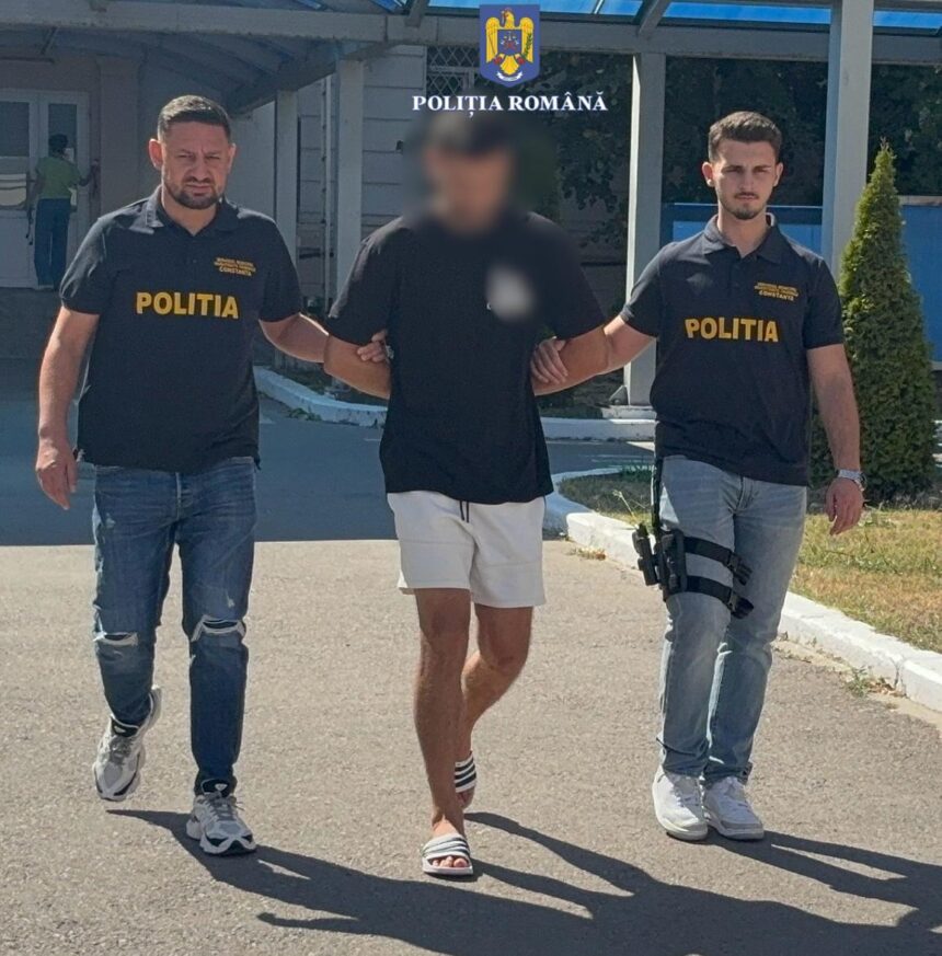 El este individul care a sechestrat două tinere într-un apartament din Constanța. Polițiștii au intervenit și au spart ușa. 1 video el este individul care a sechestrat doua tinere intr un apartament din constanta politistii au spart usa 68adad964ce2c