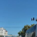 Haos în intersecția de la Tomis III! Semafoarele nu funcționează, poliția dirijează traficul. 2 video haos in intersectia de la tomis iii nu merg semafoarele politia dirijeaza traficul 68b190bb5bdfa