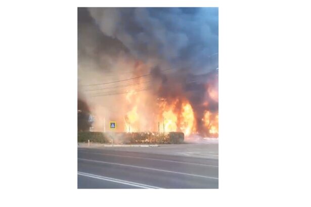 video incendiu de proportii in zona bellagio din mamaia fumul negru se vede de pe plaja 6894d26ef28eb