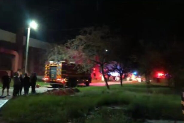 video incendiu la fabrica de arme cugir flacarile au izbucnit in hala cu munitie a fost emis mesaj ro alert 688da5ac2069d