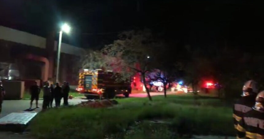 video incendiu la fabrica de arme cugir flacarile au izbucnit in hala cu munitie a fost emis mesaj ro alert 688da5ac2069d