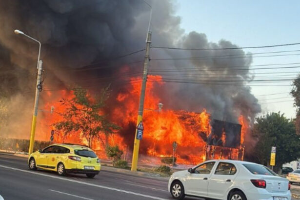 video incendiu puternic in mamaia a ars un fost club 6894ecf8f1e88