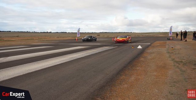 video masina de curse vs masina de strada 6890dde7da2f9