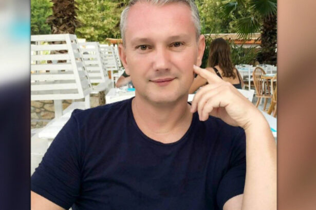 video milionar condamnat pentru ca ar fi vrut sa si ucida sotia eliberat din inchisoare dupa 3 zile el a fost aparat de ministrul justitiei 689b13f8e3345