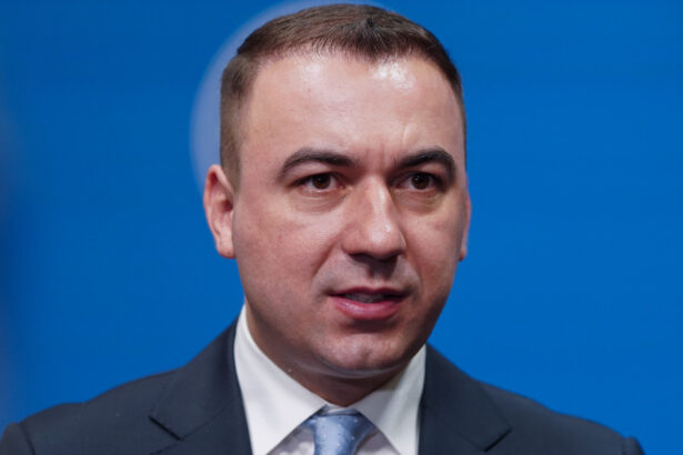 video ministrul bogdan ivan exista dezmat din banii publici in foarte multe companii de stat masurile erau necesare 68b21bac26c84