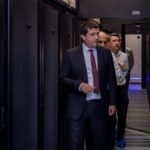 video ministrul economiei anunta ca a gasit nereguli de numire in companii de stat mai tineti minte diavolul de care va spuneam clasa politica isi ingroasa buzunarele in timp ce romanilor li se pun 68a70f25875ca