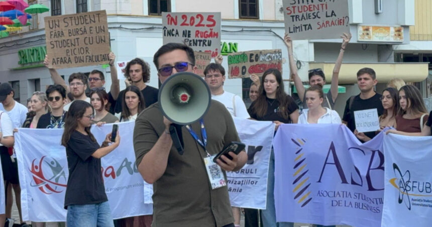 „Nu faceți ce vreți din noi”. Studenții amenință cu boicotul anului universitar. Ce le transmite ministrul Educației în replică 1 video nu faceti ce vreti din noi studentii ameninta cu boicotul anului universitar ce le transmite in replica ministrul educatiei 68a5529f555dc