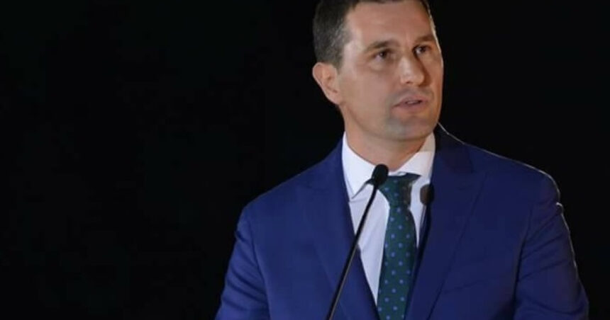 Propunerea UDMR pentru eficientizarea companiilor de stat: autoritățile locale să poată comasa servicii. Explicațiile lui Tanczos Barna 1 video propunerea udmr pentru eficientizarea companiilor de stat autoritatile locale sa poata comasa servicii explicatiile lui tanczos barna 689117009fc3e