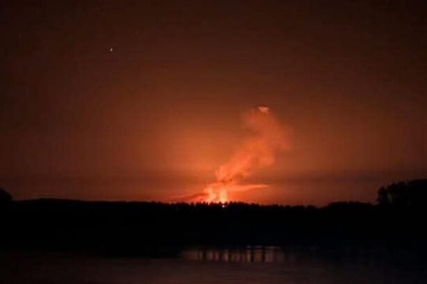 video rusii au bombardat localitatea orlovca peste dunare de judetul tulcea exploziile au fost vizibile din mai multe localitati din romania 6892e6401d89f