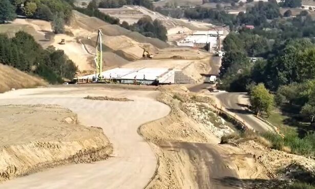 video stadiul lucrarilor pe sectiunea 4 tigveni curtea de arges se apropie de 77 689ec3da58ecc