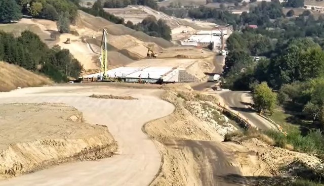 video stadiul lucrarilor pe sectiunea 4 tigveni curtea de arges se apropie de 77 689ec3da58ecc