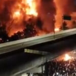 video trei persoane au murit intr un incendiu in timpul unei manifestatii in orasul makassar din indonezia 68b293320a524