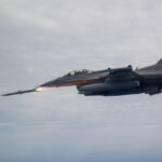 video un avion de tip f 16 se prabuseste in centrul poloniei la o repetitie pilotul a decedat dupa ce a incercat sa redreseze avionul pana in ultimul moment 68b0ba244f95b