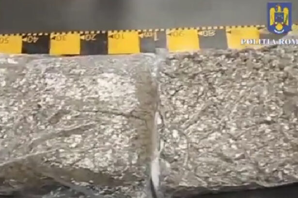 video un tanar din arad a fost prins in flagrant in timp ce ridica 13 kilograme de droguri sosite prin curier din spania 68935fb109e02