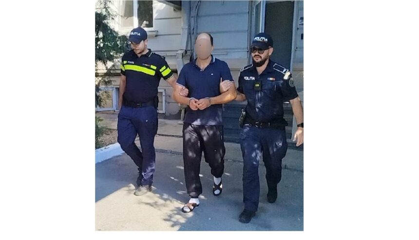 Violență în familie: un bărbat de 41 de ani a fost arestat la Constanța pentru agresarea fostei soții 1 video violenta in familie un barbat de 41 de ani a ajuns in arest la constanta dupa ce si a agresat fosta sotie 68a1ad21d8a2f
