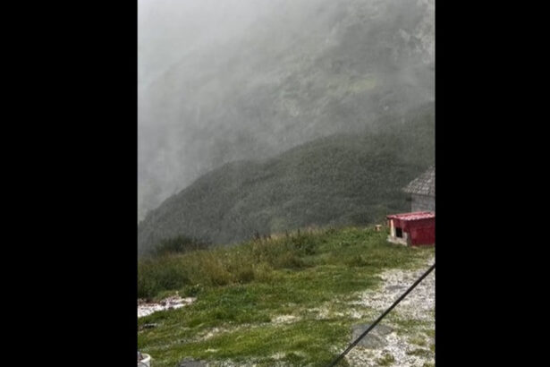 video zapada in luna august a nins in muntii rodnei imagini spectaculoase surprinse de o turista 68abff36cf878