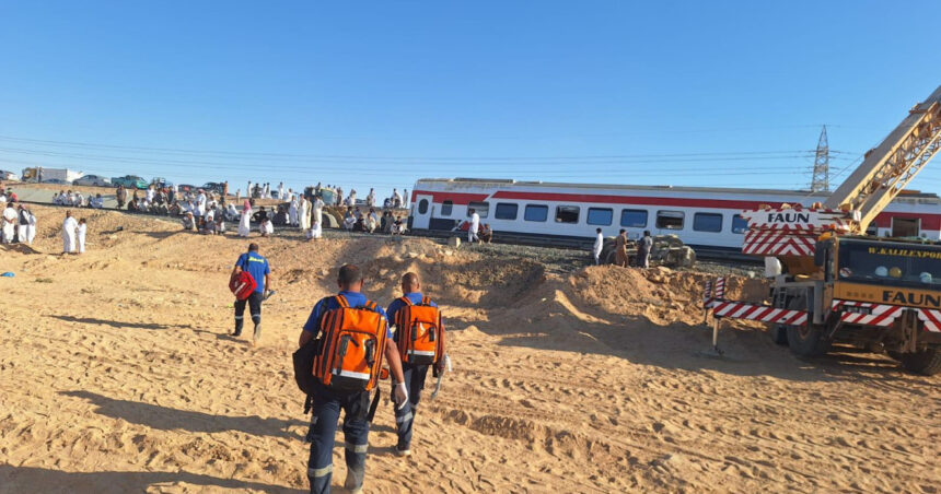 videofoto cel putin trei morti si peste 100 de raniti dupa deraierea unui tren in egipt 68b3f6451f887