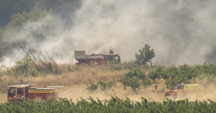 videofoto incendiul din sudul frantei a mistuit 16 000 de hectare un mort si 13 raniti intre care un pompier si o persoana sunt in stare grava 6894f401d109a