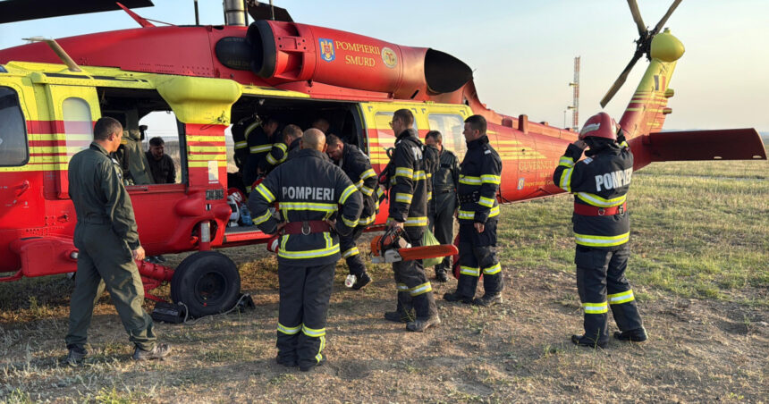 Pompierii continuă să combată incendiul de vegetație din Tulcea, care se extinde pe 8 hectare, cu intervenția a 3 elicoptere Black Hawk. 1 videofoto pompierii inca se lupta sa stinga incendiul de vegetatie din tulcea focul se intinde pe 8 hectare intervin si 3 elicoptere black hawk 6894fb0634d23