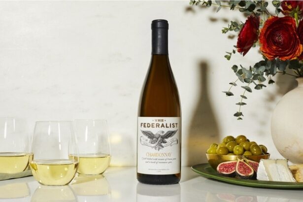 vinul zilei un chardonnay american cu arome de ananas pere crema de vanilie tarta cu lamaie si condimente fine ideal alaturi de piept de pui in sos de unt si lamaie peste alb mai gras sau paste 689593b7e22ab