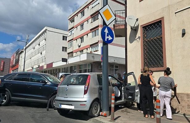 accident rutier in centrul constantei trei persoane printre care si un copil au ajuns la spital 68cfe2fbb8825
