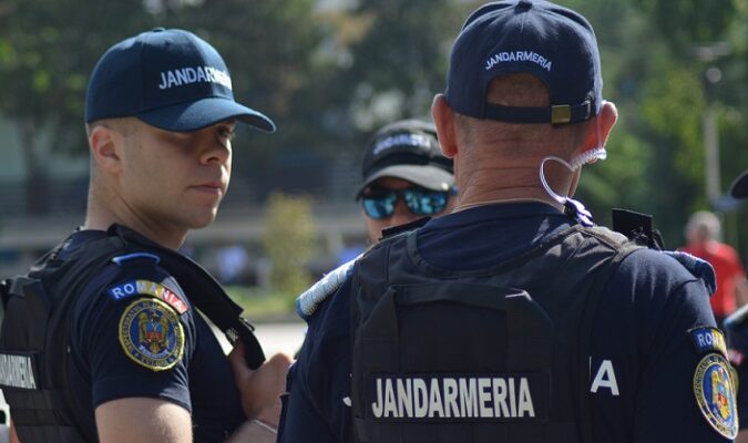 adolescent prins de jandarmi cu substante posibil interzise in medgidia 68d1117b2bebf