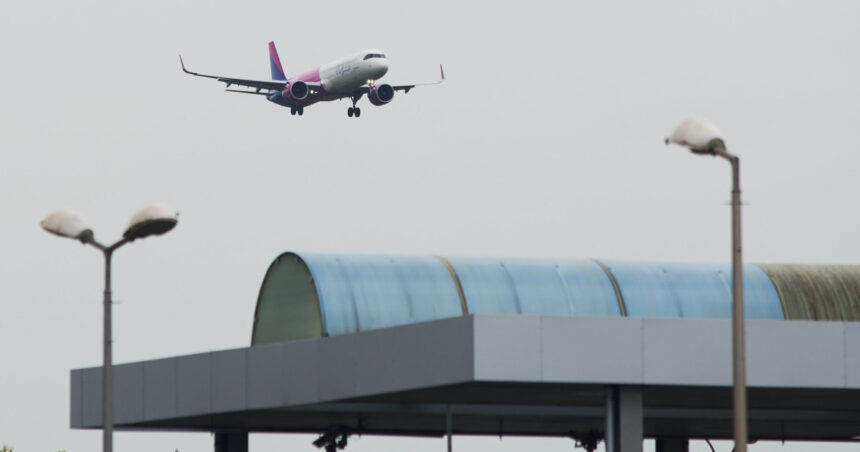 alerta la aeroportul henri coanda o drona civila a fost observata langa o aeronava anchetatorii au identificat operatorul 68cd8f5c43098