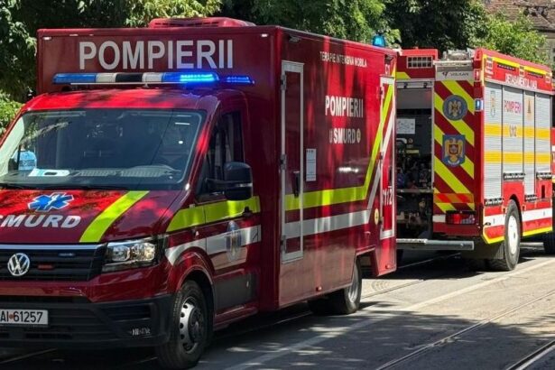 alerta pe strada soveja din constanta arde mansarda unui bloc o persoana ar fi prinsa inauntru 68c6b6b5299e3