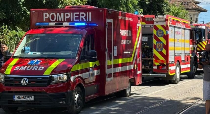 alerta pe strada soveja din constanta arde mansarda unui bloc o persoana ar fi prinsa inauntru 68c6b6b5299e3