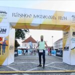 atletul de la cs medgidia ionut cristea pe podium la rasnov medieval run 68b6270419a0d