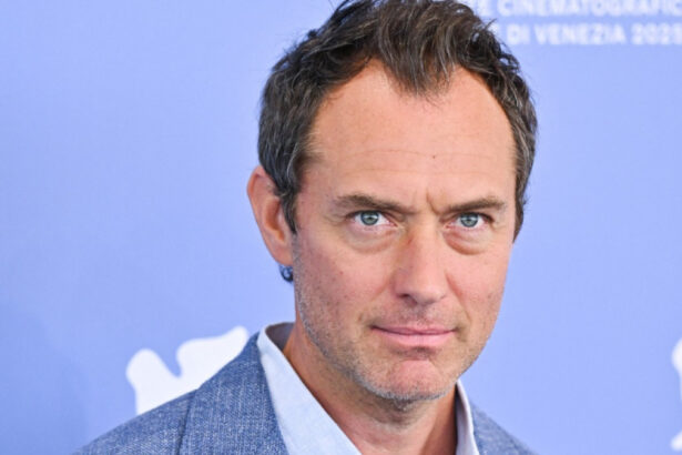ce spune actorul britanic jude law despre eventuale repercusiuni dupa ce l a interpretat pe putin in filmul magul de la kremlin 68bd546956bb5
