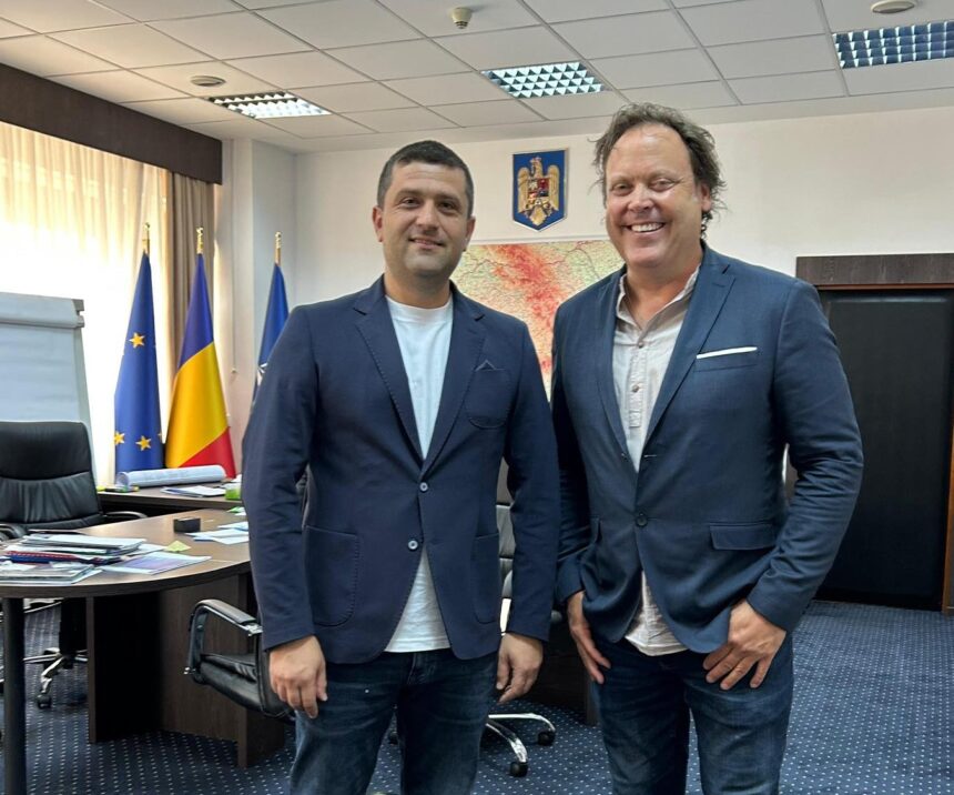 charlie ottley jurnalistul britanic care promoveaza romania in asteptarea cetateniei vizita neanuntata la ministerul economiei 68c4ff3b59368