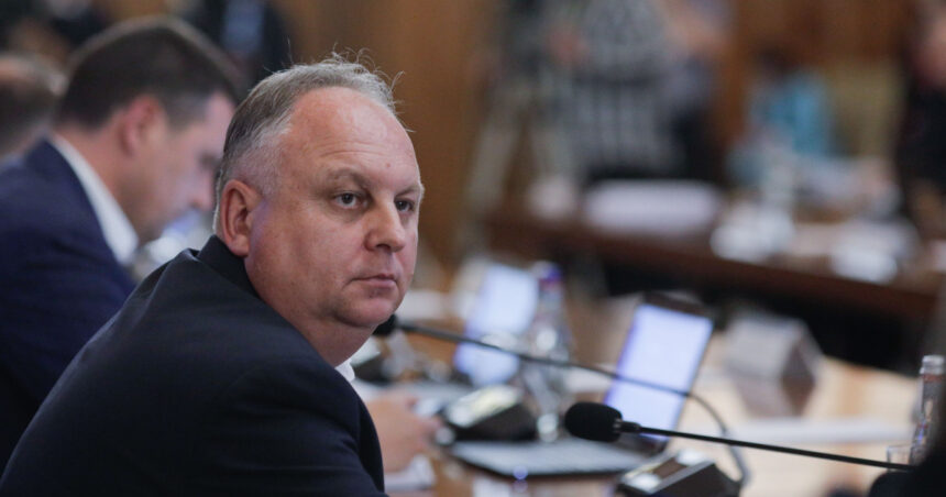 complot al unui secretar de stat din ministerul economiei si al sefului anpc pentru a elibera un post la nivel local ce a transmis dna 68cd5add367c8