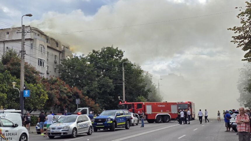 constanta autobuzele liniilor 102 si 13 circula deviat din cauza incendiului de la mansarda blocului de pe strada soveja 68c6dd6710a63