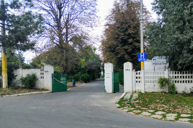 constanta un tanar care arunca de la geam cu obiecte contondente luat de acasa de autoritati m au luat cu japca mi au pus catusele sunt doua palazu si se fac chestii 68b75c29c0889