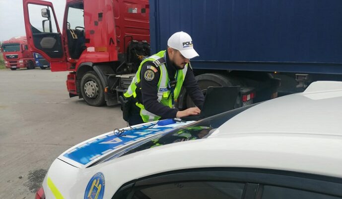 controale ale politistilor rutieri in portul constanta au fost aplicate 13 sanctiuni contraventionale 68cc001291e96