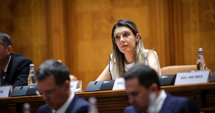 deputatii se vor pronunta azi prin vot asupra motiunii simple depuse de aur impotriva ministrului mediului diana buzoianu 68d3b1b612f8c