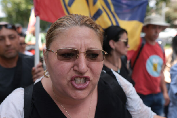 diana sosoaca a fost citata de procurori intr un dosar penal pentru promovarea ideilor legionare ce le a transmis europarlamentarul 68cda2376b249