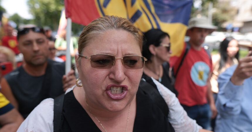 diana sosoaca a fost citata de procurori intr un dosar penal pentru promovarea ideilor legionare ce le a transmis europarlamentarul 68cda2376b249