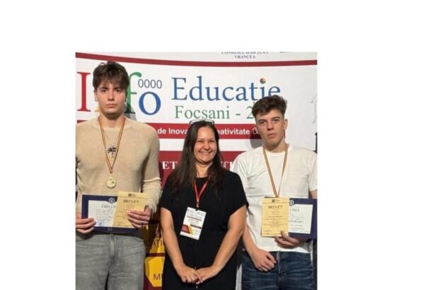 doi elevi de la colegiul mircea cel batran din constanta medalie de aur la olimpiada nationala de inovare si creatie digitala 68c3168504d38