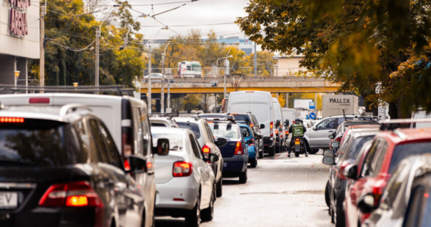 exclusiv ce masuri sunt anuntate pentru fluidizarea traficului odata cu inceperea scolii primaria capitalei va decala programul angajatilor 68b571fe11352