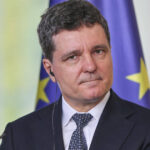 exclusiv ce spune nicusor dan despre o alianta psd aur si despre sondajul care da partidul lui simion la 40 asa interpretez eu 68d646b44736c