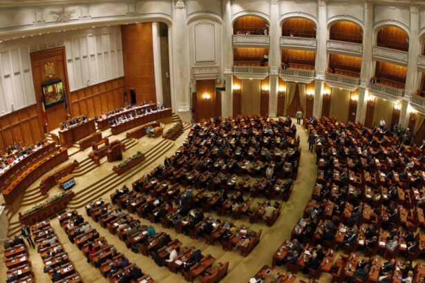 exclusiv parlamentul cheltuie 1 milion e cu angajatii alesilor lunar peste 1 000 de consilieri si soferi la 464 de senatori si deputati 68c423a066024