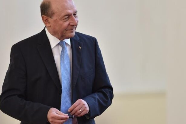 fostul presedinte traian basescu avertizeaza pe 28 septembrie seara putin si ai lui pot fi la granita romaniei 68c73fad700eb